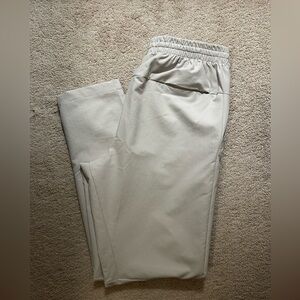 lululemon men’s classic fit pique new venture trouser size S bone color